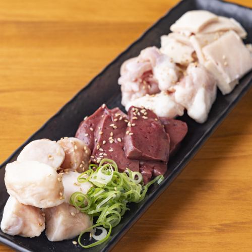 ≪上質なお肉を身近に！ホルモンの極みへ！≫牛司得選ホルモン盛合せ
