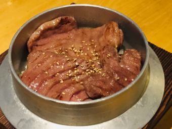 Sendai beef beef tongue kamameshi