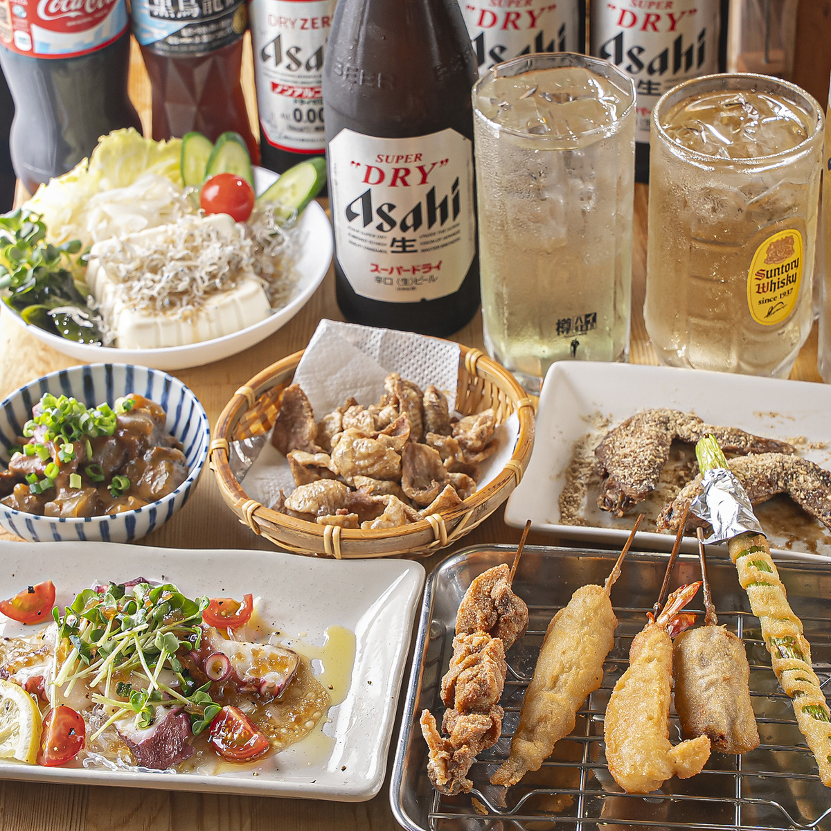 衣薄くサクッと揚がる串カツと海鮮が楽しめる和風居酒屋。駅近だけど落ち着く雰囲気◎