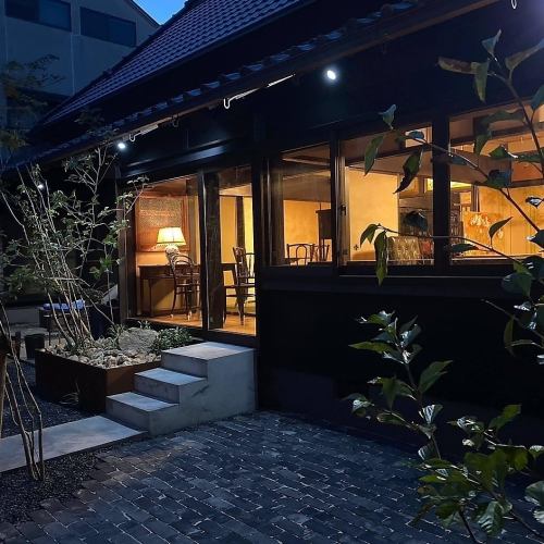 ディナーは完全ご予約制