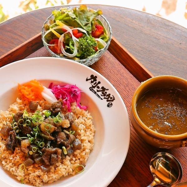 1番人気【牛すじカリー】カリー・ブラウンの本気のオススメ★