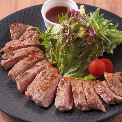《Enhanced a la carte dishes》Exquisite deep-fried skewers, meat, and seafood are also popular◎