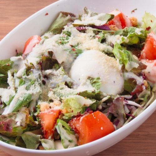 Caesar Salad with Plenty of Cheese (Ontama)