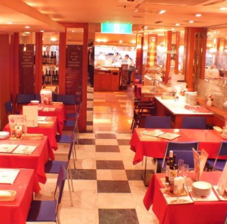 大人数の宴会も可能なテーブル席☆※写真は系列店です。