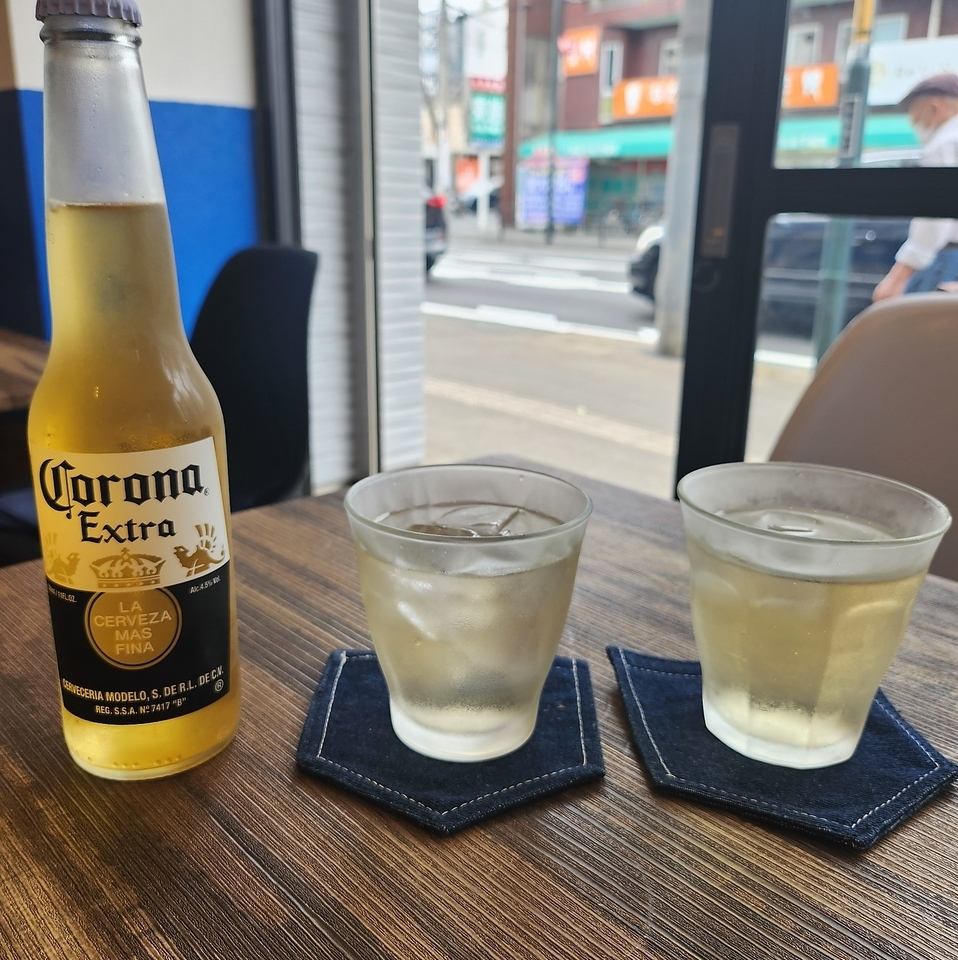 お酒3杯を1500円で楽しめるほろ酔いセットも◎お得に昼飲みを！