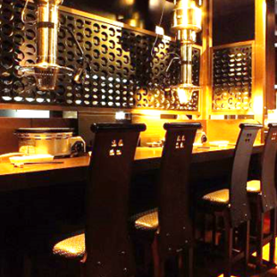 【Counter】 One person to four persons counter seat.Even for yourself or for dating.