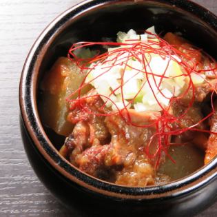 Yakiniku restaurant's beef tendon stew