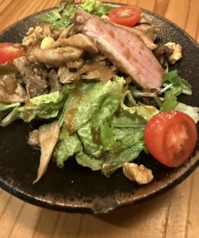 Duck and mushroom salad