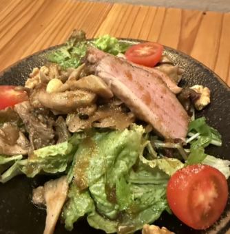 Duck and mushroom salad