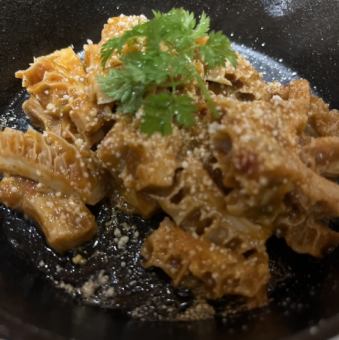 Honeycomb tripe stewed in tomato sauce