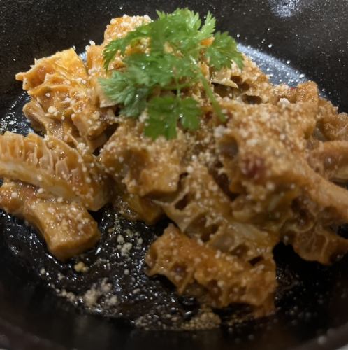 Honeycomb tripe stewed in tomato sauce