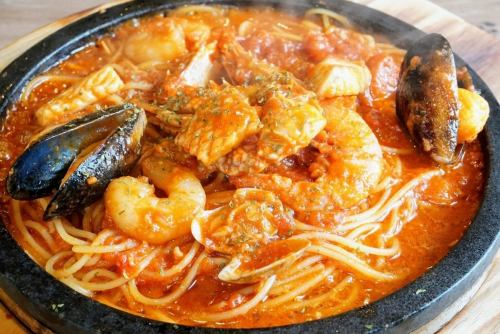 Specialty! Stone-grilled seafood pescatore from a southern Italian port town