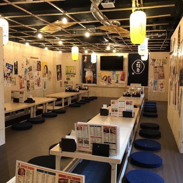 甚至一个人都可以轻松到店里的公共居酒屋！因为它最多可容纳48人，因此建议根据不同人群进行宴会，♪