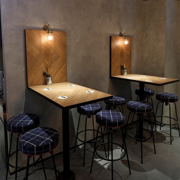 The interior of the store has a chic and calm atmosphere with particular attention to lighting and bar counters.It's perfect for dates and when you want to talk slowly with your friends. ◎ Open until 5:00 in the morning except Sundays and holidays!