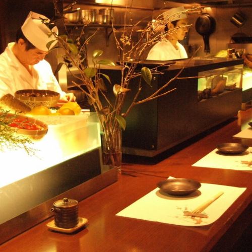 At the counter, you can experience craftsmanship right in front of you.(Dating / Entertainment / Anniversary / Birthday / Sake / Japanese Cuisine / Creative Cuisine / Meat / Shabu Shabu)