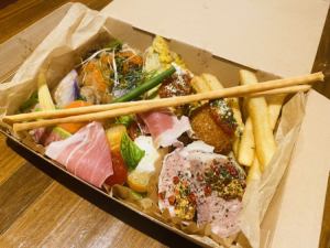 Assortment of 6 hors d'oeuvres