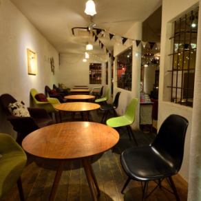 2 people table x 6 tables (Up to 18 people ♪)