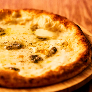 4 kinds of cheese Quattro Formaggio with honey