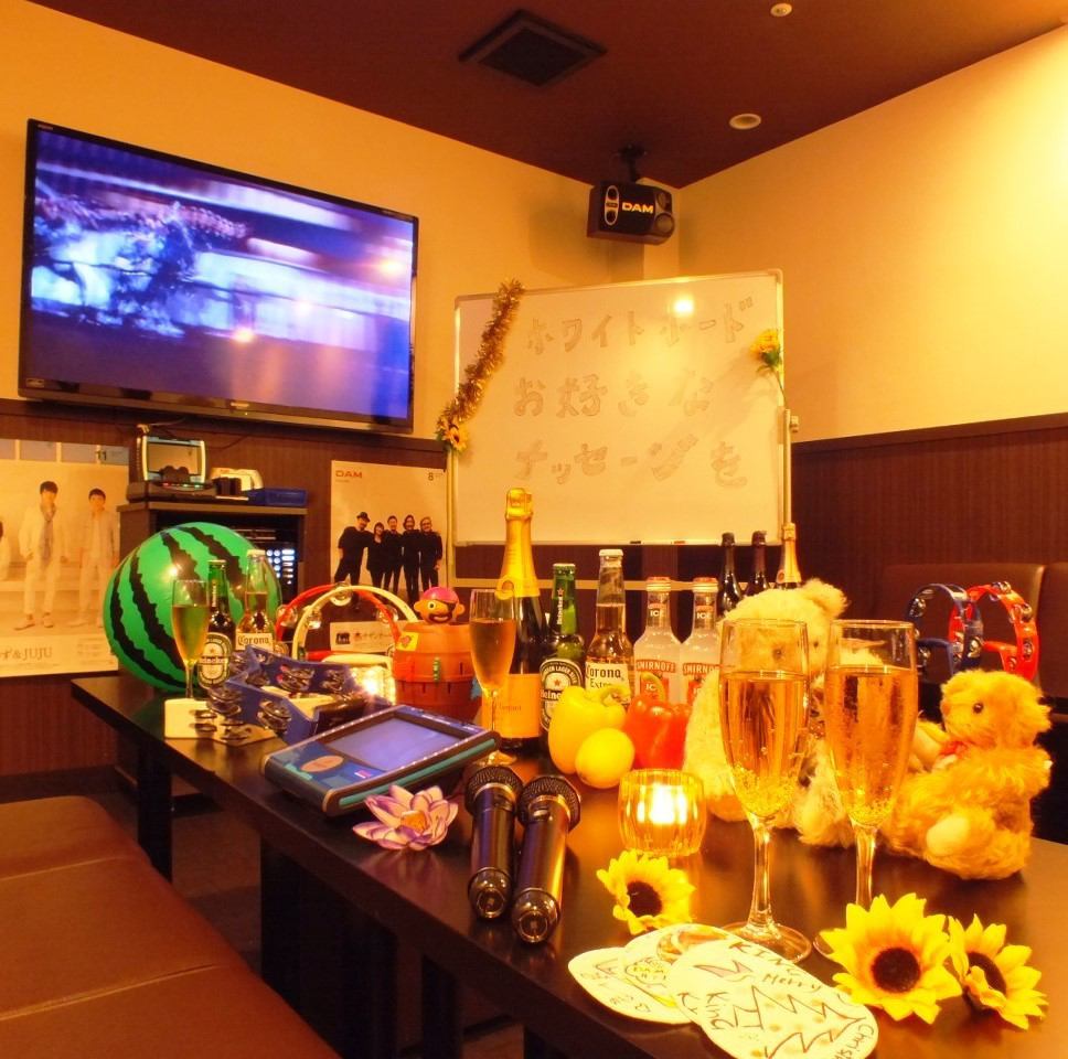 All seats are fully private rooms with sofas…For karaoke, parties, and watching sports ◎