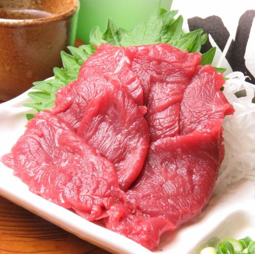 Special domestic cherry meat sashimi