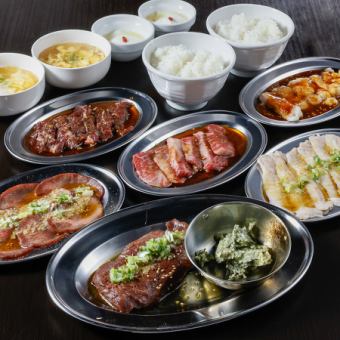 【無制限飲み放題付♪】人気部位からデザートまで名物コース全12品4400円(税込)