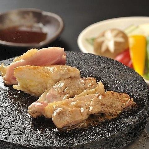 도쿠시마현의 토종닭【아와오닭】용암구이를 뷔페 3500엔♪