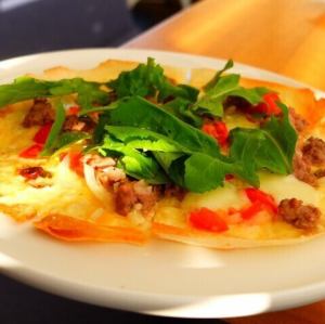 青唐辛子と牛挽肉のおつまみピザ