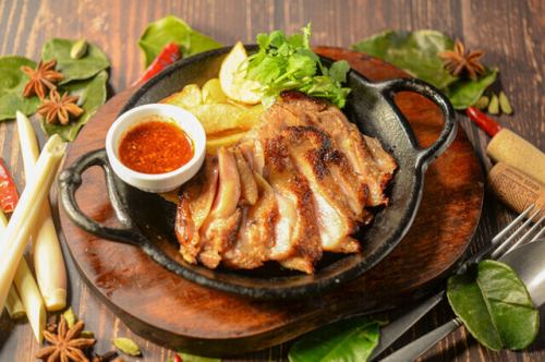 ガイヤーン -イサーン風鶏もも肉の炙り焼き-