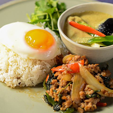 スペシャルランチ(ガパオ＆グリーンカレー)
