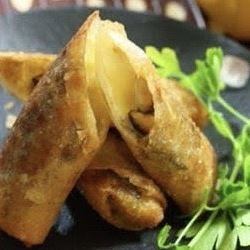 Dim sum ``Chinese fried spring rolls'' 2 sticks