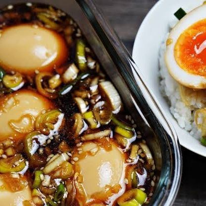 ``Snack'' 2 soft-boiled eggs pickled in soy sauce
