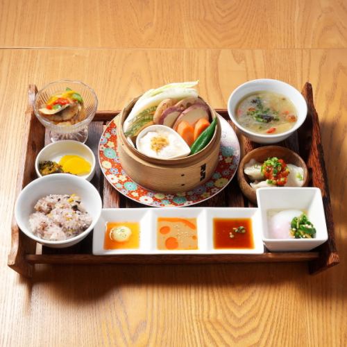 [Limited to 10 servings] Traveling Asian Steamed Lunch