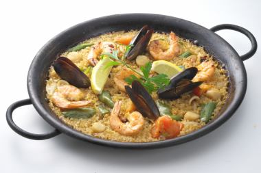 Reservations accepted for 2 or more people <Paella dinner with plenty of seafood> Various buffets + free drinks included