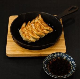 鉄板焼き餃子