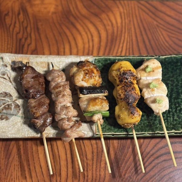 「お得に楽しむ、オススメ焼鳥の串盛り」