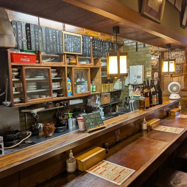 【みんなの憩いの場】仕事帰りの一杯、一人での気軽な食事など、どんなシーンにもぴったり。あなたの「ちょっと寄り道」する場所として、ぜひお越しください！！