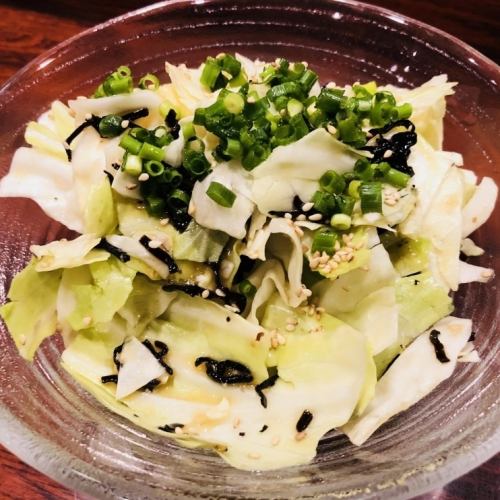 Salted kelp and cabbage salad