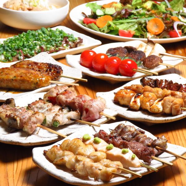 我们的菜单上有各种各样的串烧，包括鸡肉串、猪肉串、牛肉串和蔬菜串！