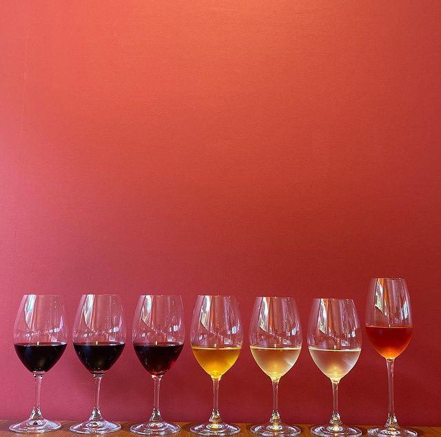 落ち着いたインテリアや店内はデートや接待などにも最適です。