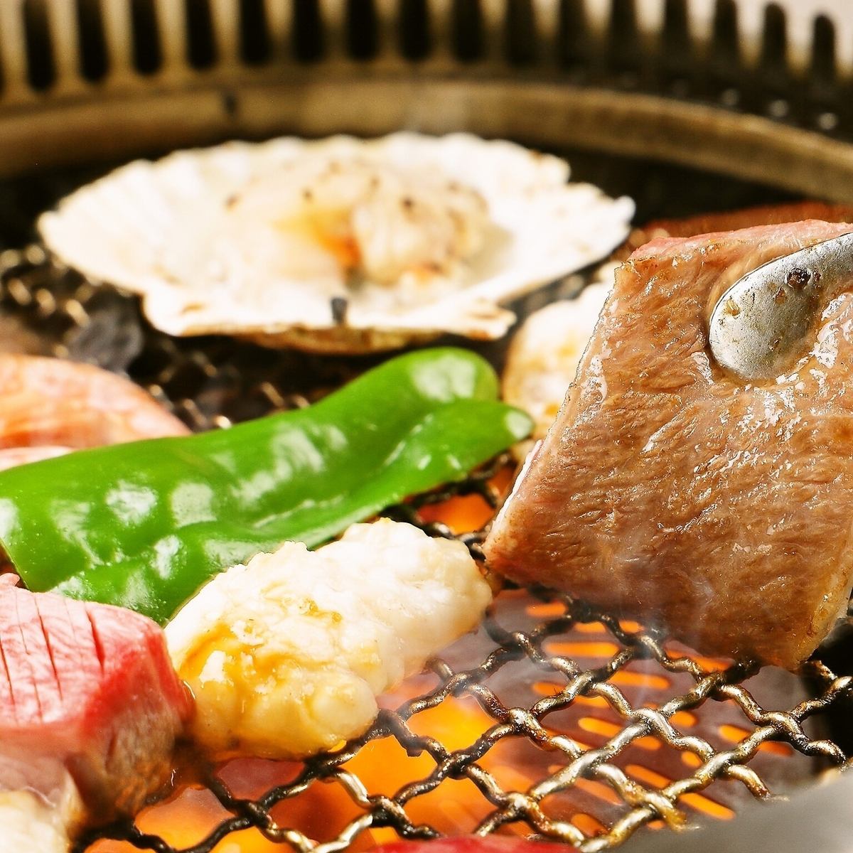 We also offer all-you-can-eat steaks of all kinds ☆ By grilling them in chunks, the flavor of the meat stands out!