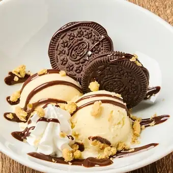 Chocolate Sundae / Berry Sundae (each)