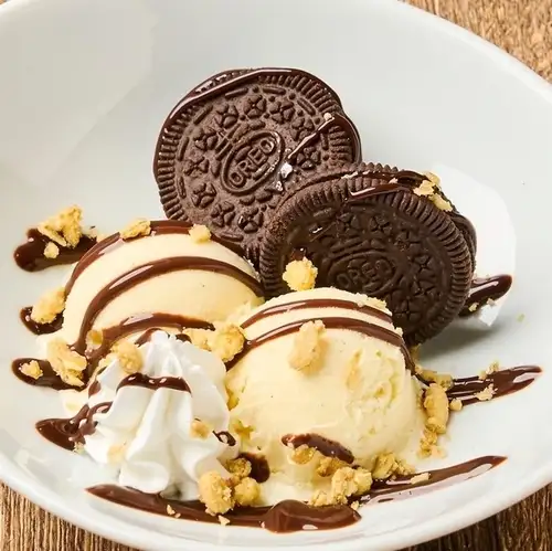 Chocolate Sundae / Berry Sundae (each)