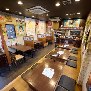 We have spacious tatami seating, perfect for large parties. We can accommodate up to 18 people, and offer a variety of reasonably priced courses featuring our specialty dishes, making for a lively banquet.