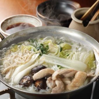 【全網羅】選べる地鶏スープの鍋をメインに、刺しや大山地鶏と阿波尾鶏の食べ比べ等が味わえる