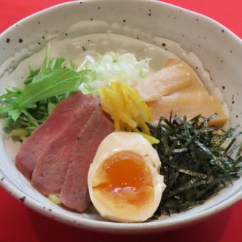 Flying fish broth and beef tongue mixed noodles