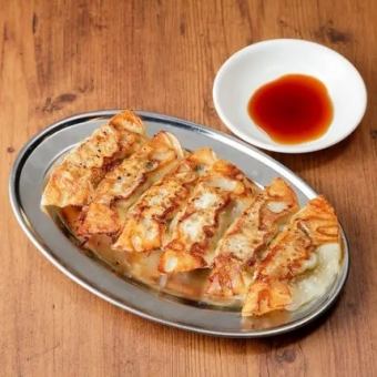 3 special gyoza (with garlic)