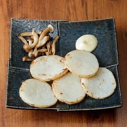 Grilled yam and shimeji mushrooms
