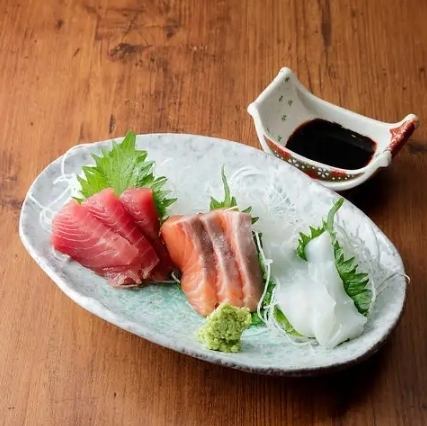 Assortment of three kinds of sashimi