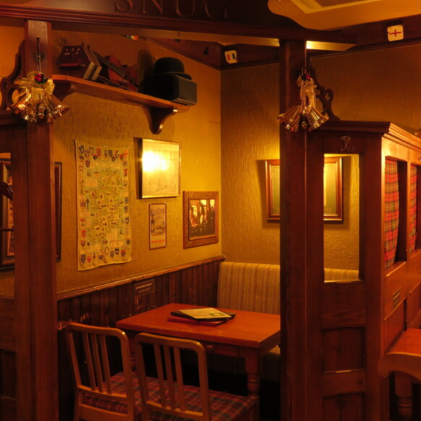 ミーティングやデート、女子会に適した半個室もご用意。席料、サービス料などはいただいておりませんので一杯からでもお気軽にご来店下さい。歓送迎会などグループでのご利用もご好評いただいております。
