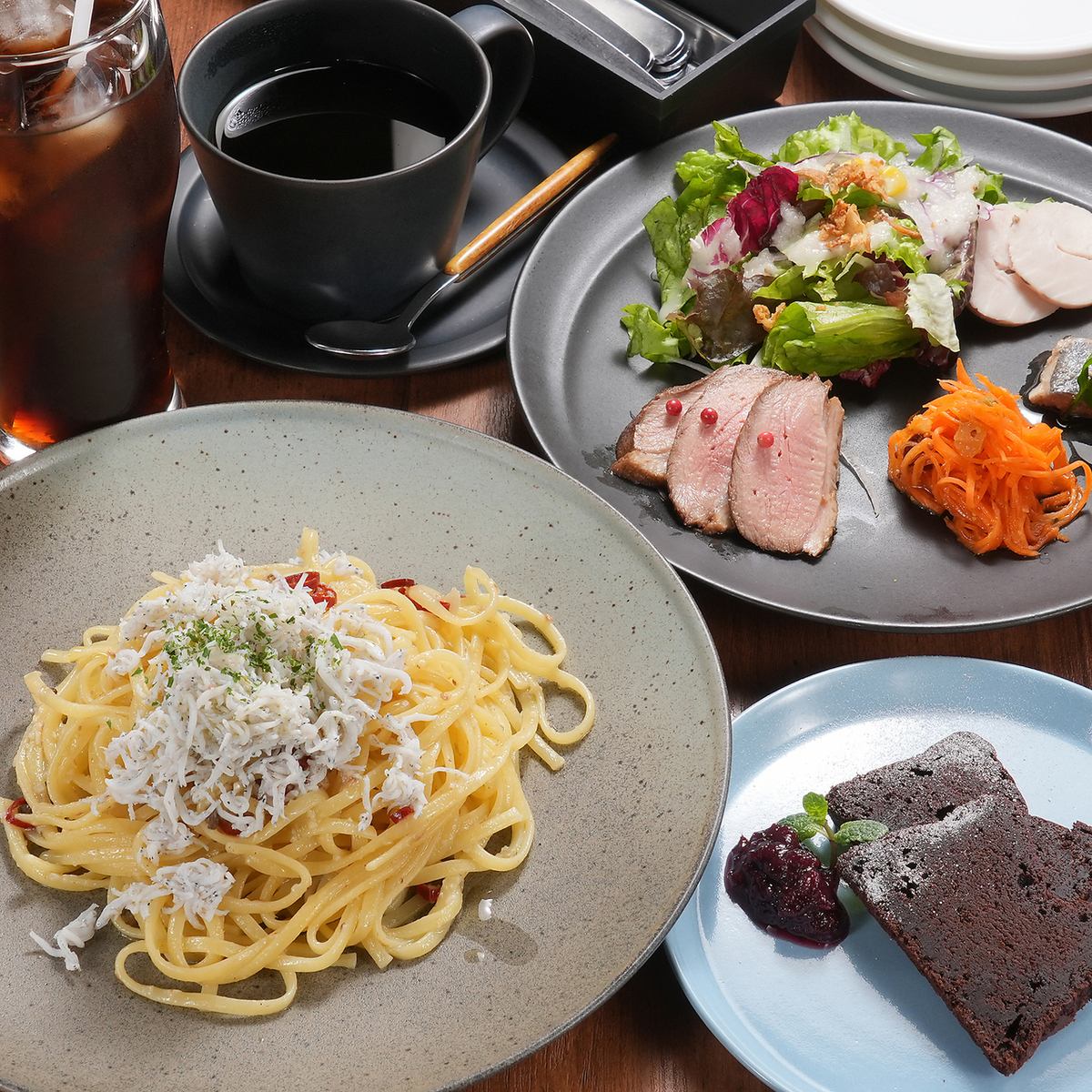 隠れ家的空間で大人の贅沢時間を